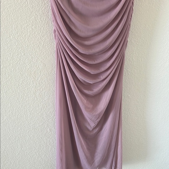 Elegant Mauve Evening Gown - Picture 4 of 11